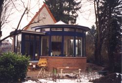 Wintergarten Holz-Aluminium-System mit Pyramidenoberlicht